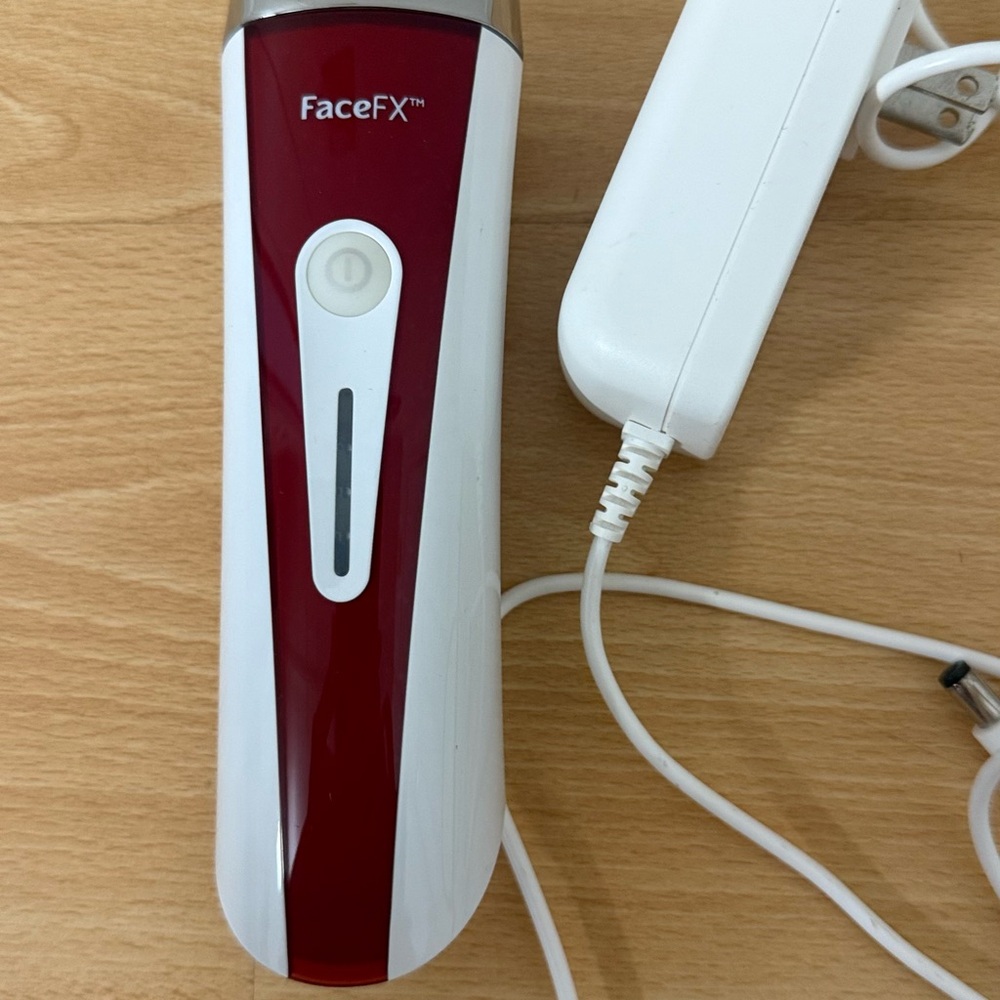 FaceFX Red and White Beauty Device